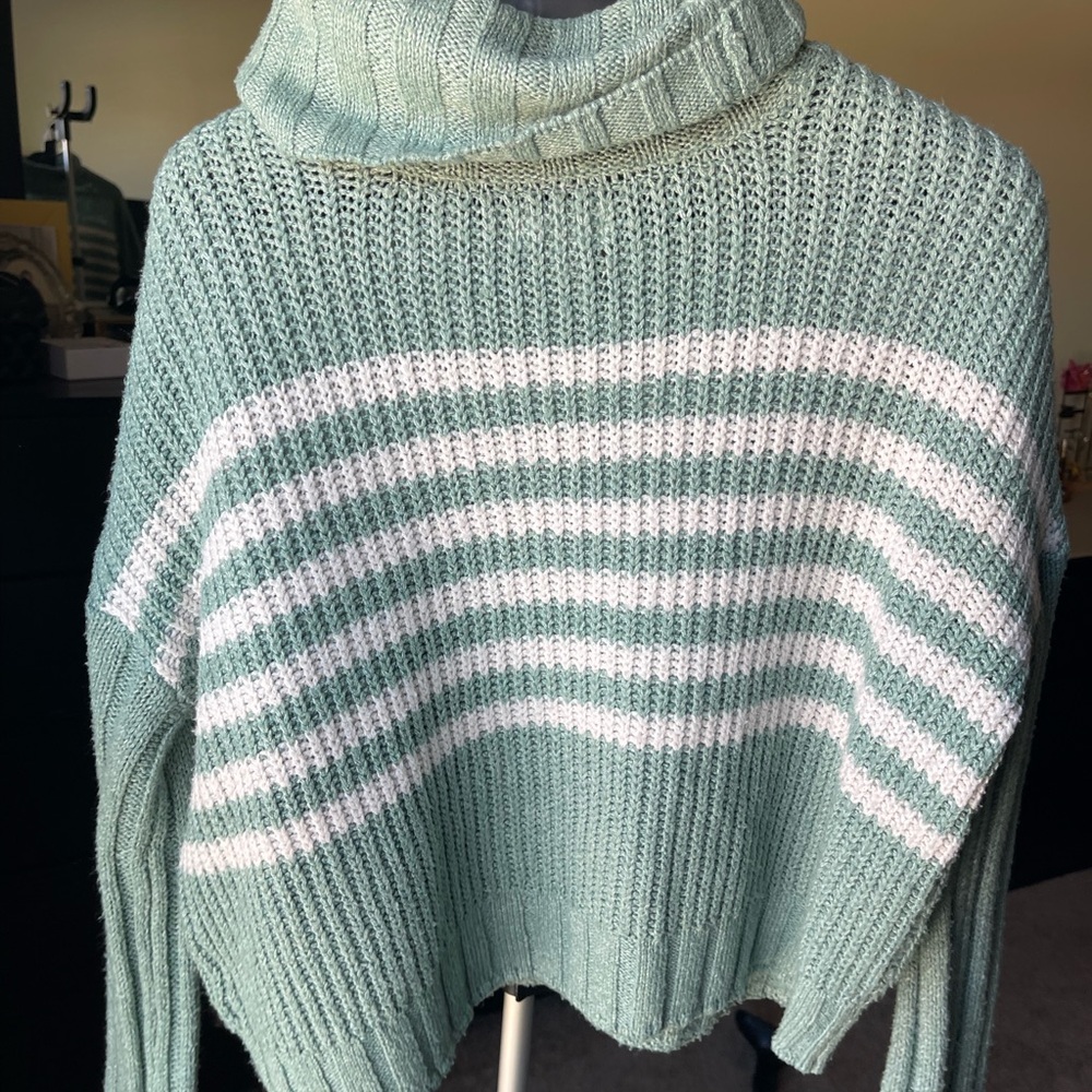 SO Women's Cowl Neck Sweater in Mint and White